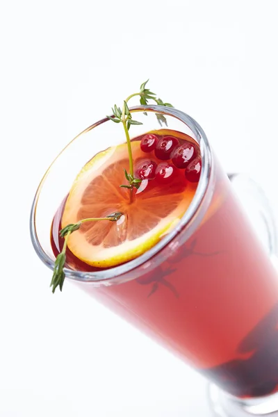 Bebida de inverno saborosa com frutas — Fotografia de Stock