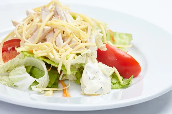 Sabrosa ensalada con jamón — Foto de Stock