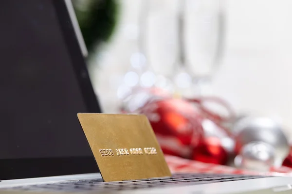 Bank card on  laptop — Stock Photo, Image