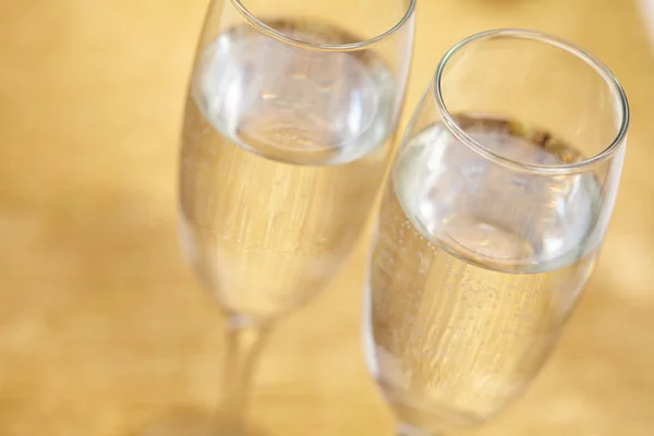 Twee glazen champagne. — Stockfoto