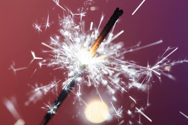 Yeni yıl partisi ışıltı