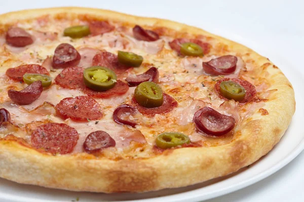 신선한 맛 있는 피자 — 스톡 사진