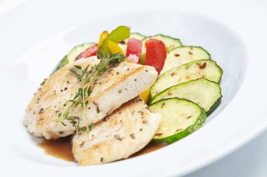 lezzetli balık sebze ile