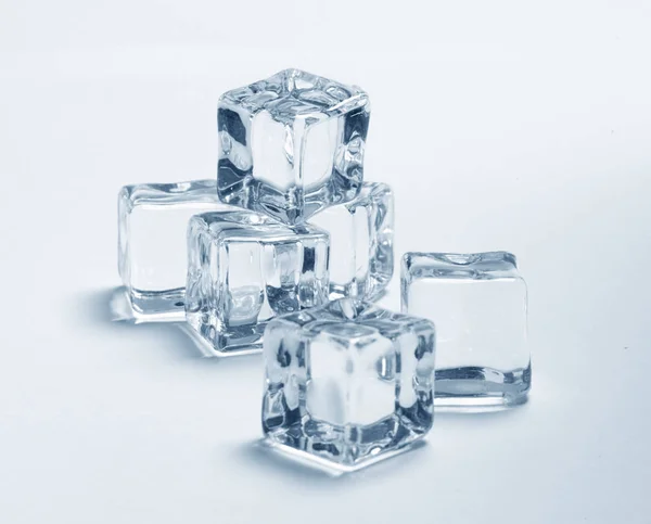Cubi di ghiaccio chiari — Foto Stock