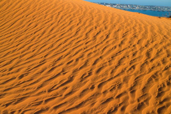 Sabbia rossa nel deserto — Foto Stock