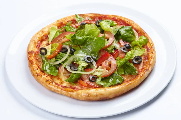 Färska välsmakande pizza — Stockfoto