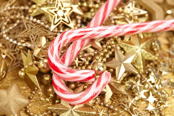 Nieuwjaar decoratie en snoepjes — Stockfoto