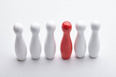 Skittles bowling için: kırmızı beyaz arasında