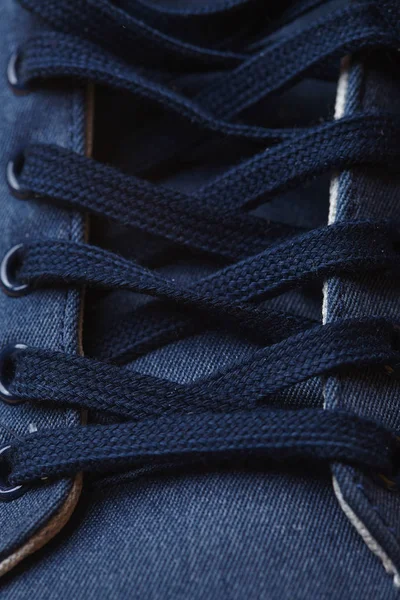 Sportovní boty s tkaničkami — Stock fotografie