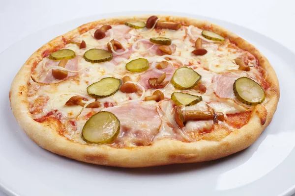 新鮮なおいしいピザ — ストック写真