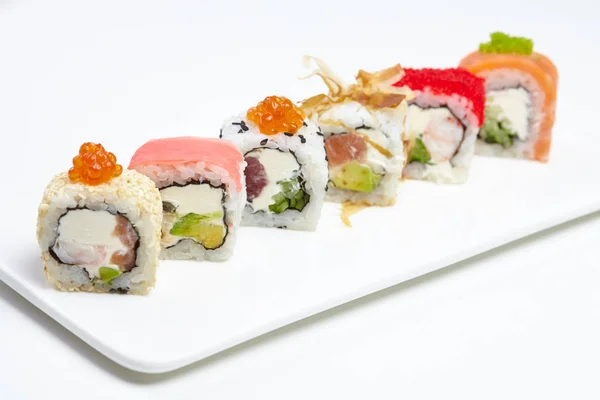 Frisches, schmackhaftes Sushi — Stockfoto