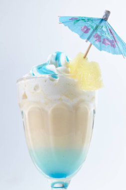 Lezzetli süt kokteyl 