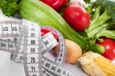 sebze ölçü bandı ile