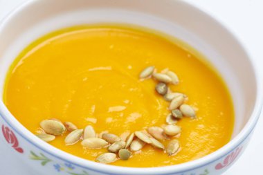 kremalı balkabağı çorbası