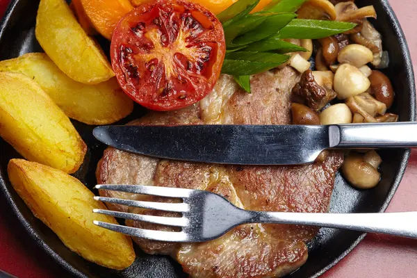 Fresh meat with potatoes — Stock Photo, Image