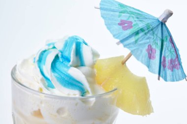 süt şemsiye ile kokteyl