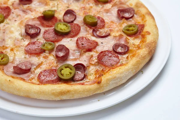 Pizza fraîche savoureuse — Photo