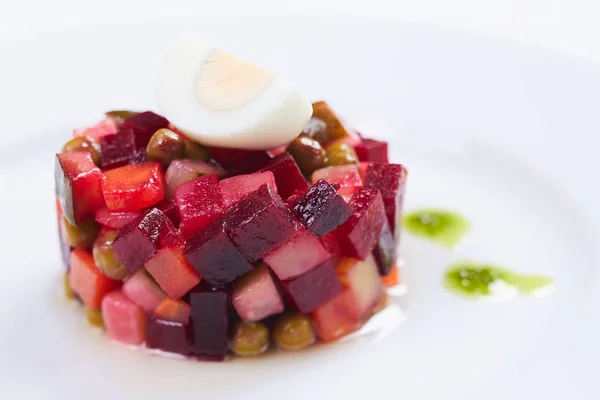 Frischer, schmackhafter Rote-Bete-Salat — Stockfoto