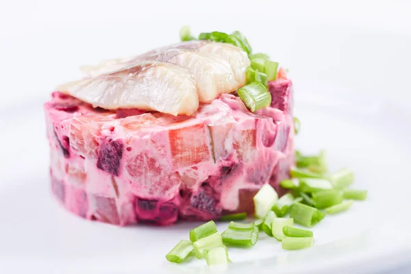 新鲜美味鲱鱼沙拉 — 图库照片