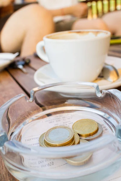 Taza de café y propinas —  Fotos de Stock