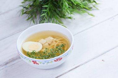 Taze lezzetli tavuk çorbası