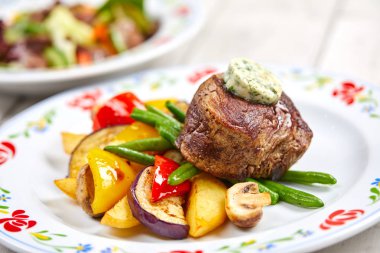 Sebzeli ızgara biftek