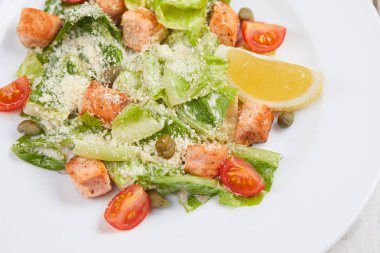 ızgara somon salata