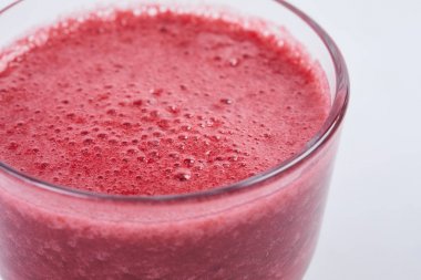 Bardakta meyve püresi