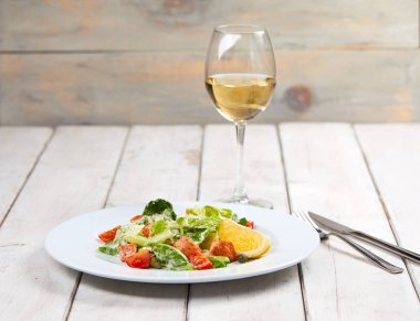 Şarap lezzetli salata 