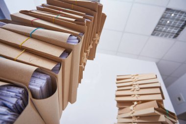 Kağıt dosyalar yığınları