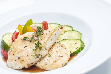 lezzetli balık sebze ile