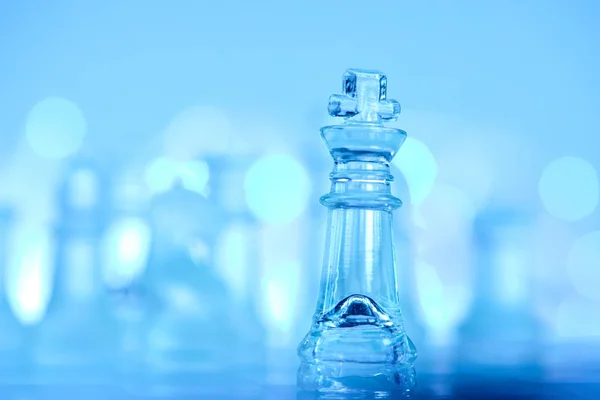 Niebieskie szkło szachy — Zdjęcie stockowe