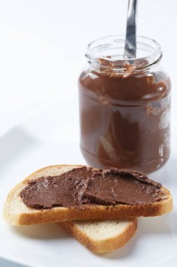 Çikolata kremalı ekmek