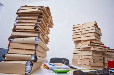 Kağıt dosyalar yığınları