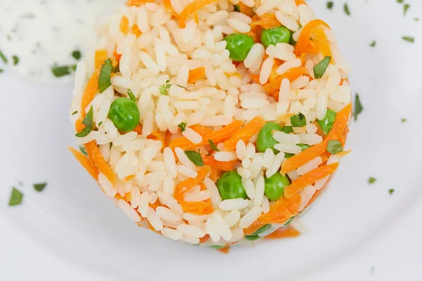 Sebze ile lezzetli pirinç 