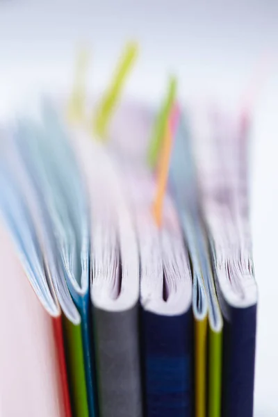 Zakelijke dagboek met een colored tabs — Stockfoto