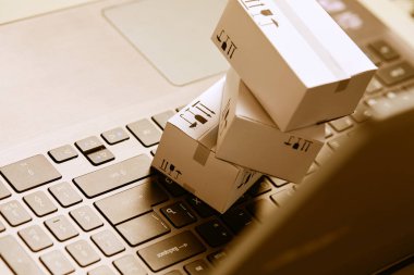 Ambalaj kutuları laptop