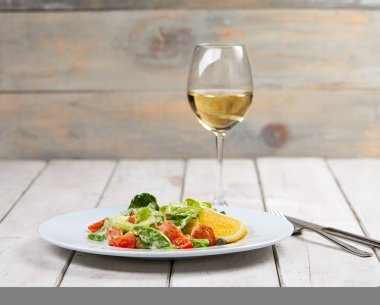 Şarap lezzetli salata 