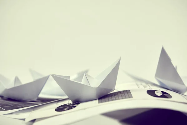 Paper origami boats — Stock Photo, Image