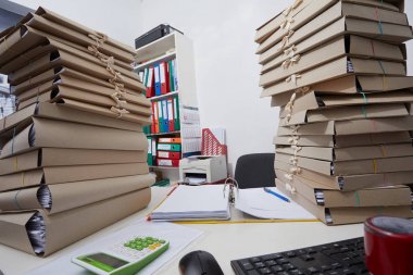 Kağıt dosyalar yığınları