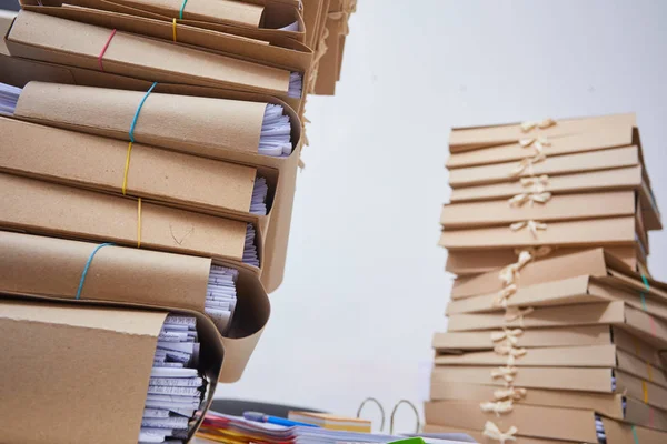 Kağıt dosyalar yığınları