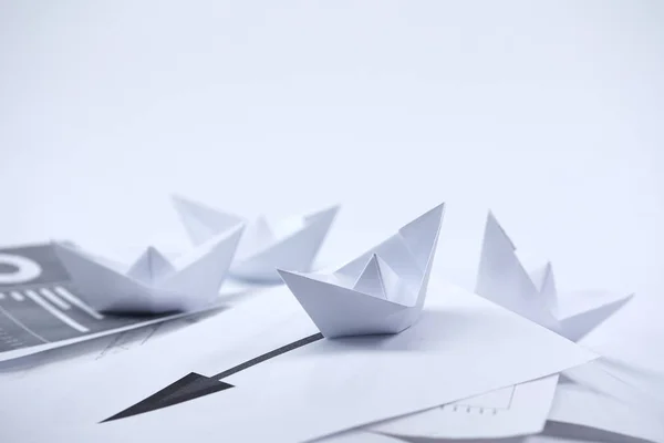 Papier origami bateaux — Photo