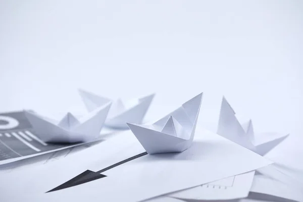 Paper origami boats — Stock Photo, Image