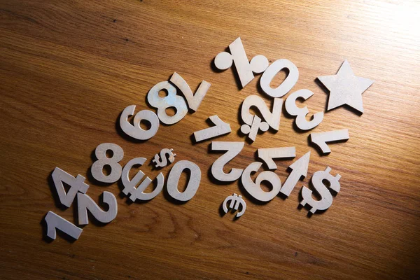 Набор цифр и валютных символов — стоковое фото