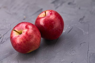 Olgun Kırmızı Elmalar