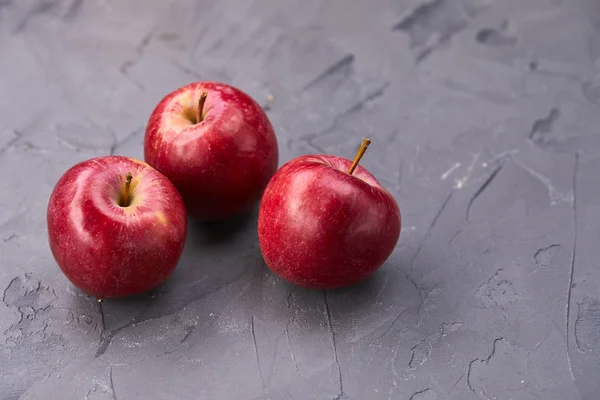 Olgun Kırmızı Elmalar