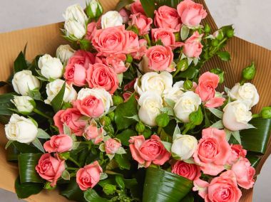 parlak çiçek buketi