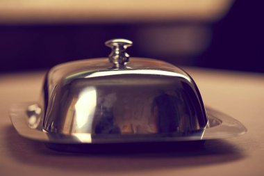 metal tereyağı yemek