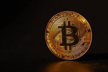 Masadaki Altın Bitcoin