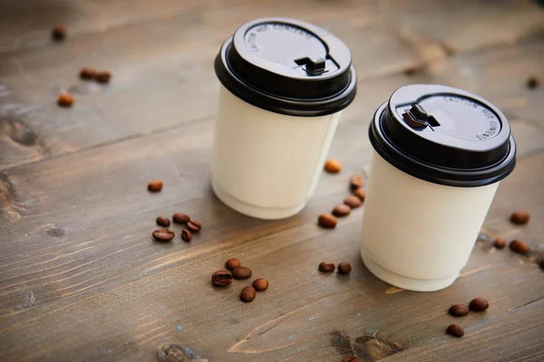 Tazas de café con rayos de café — Foto de Stock
